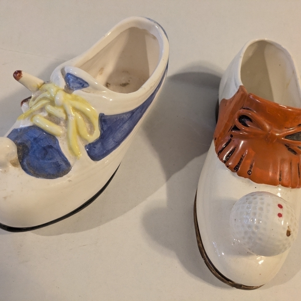 Vintage golf shoe figurines. - Picture 3 of 5